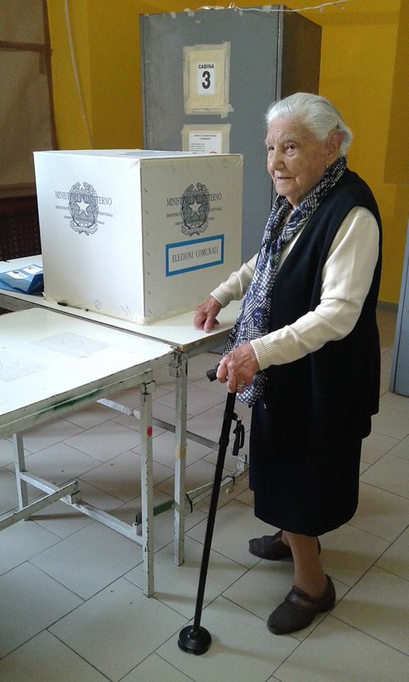 Votare a 100 anni: l'esempio della signora Rosaria