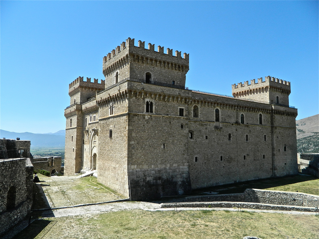 Affluenza record al castello Piccolomini di Celano, lunedì di pasqua staccati oltre 1000 biglietti