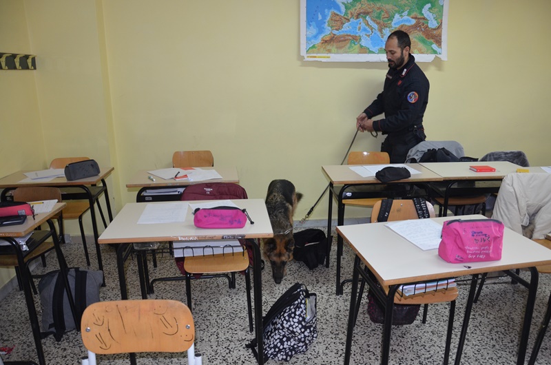 Tagliacozzo: Carabinieri nelle scuole per un servizio antidroga
