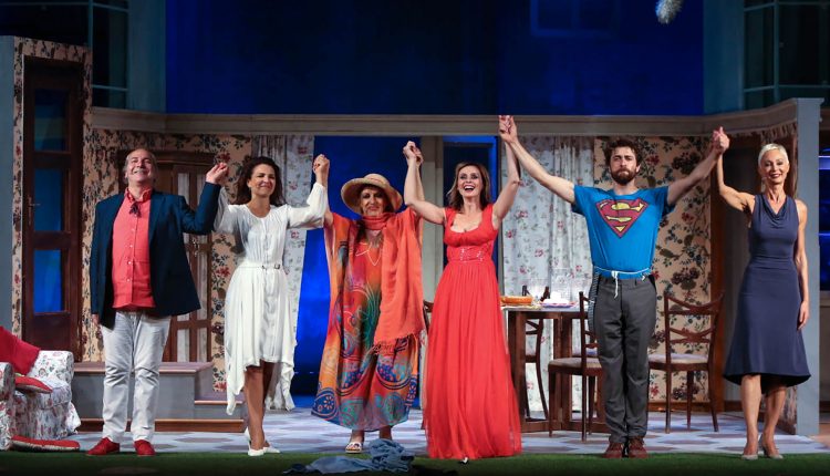 Teatro dei Marsi: un successo straordinario per le partenopee Serena Autieri e Tosca D’Aquino