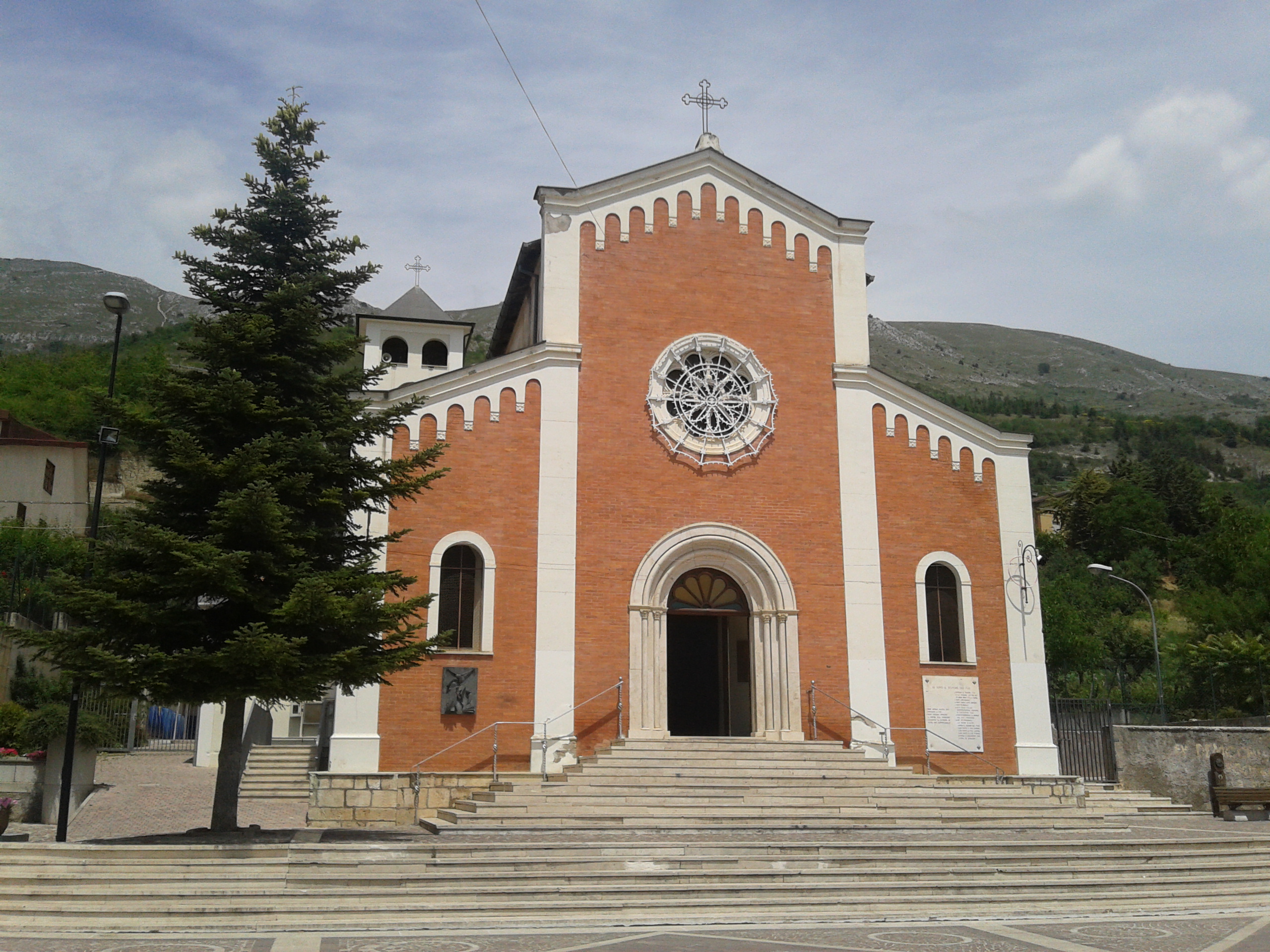 La statua di Sant'Onofrio, dopo il lavoro di restauro, rientra a Paterno