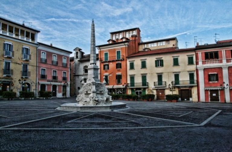 Tagliacozzo-Piazza-Obelisco_0_0
