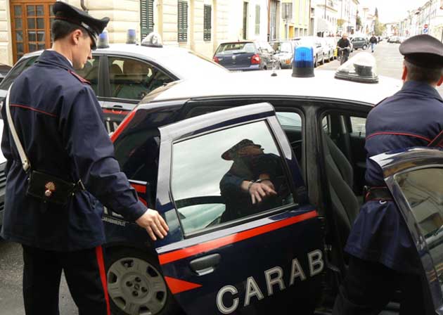 Sottopone a molestie continue la datrice di lavoro: 34enne arrestato dai carabinieri