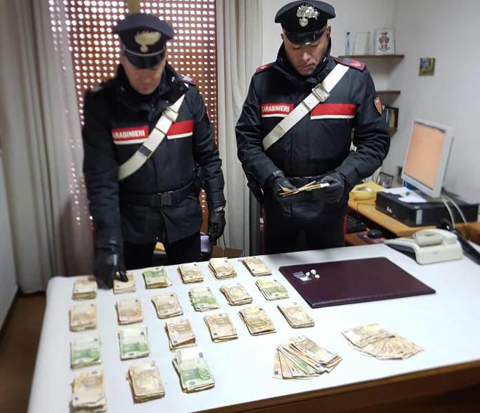 carabinieri-soldi