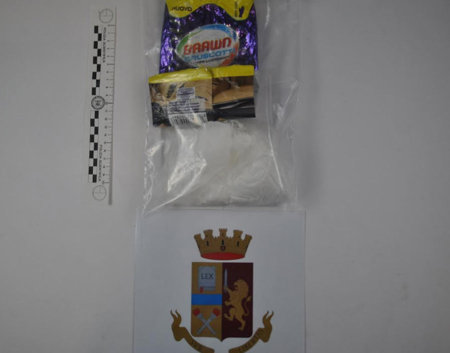 Arrestati per spaccio, beccati con 200 grammi di cocaina pronta per essere immessa sul mercato