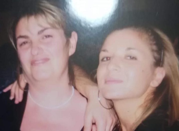 Madre e figlia morte in un incidente, lacrime e dolore ai funerali