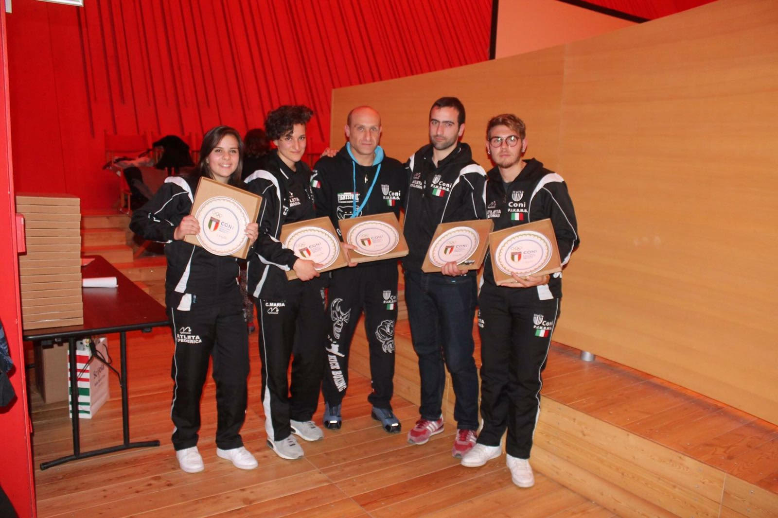 KO Team kickboxing Trasacco: il coach Maurizio Pollicelli e i suoi atleti premiati dal Coni