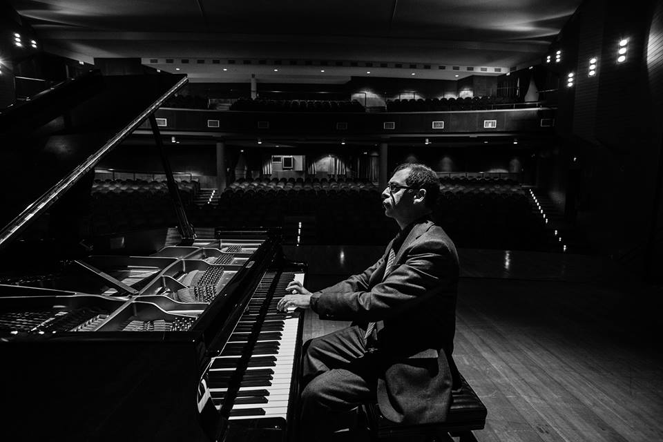 Sarà il pianista Massimo Coccia a chiudere la prima edizione di Festiv’Alba con un doppio concerto nella chiesa di San Pietro