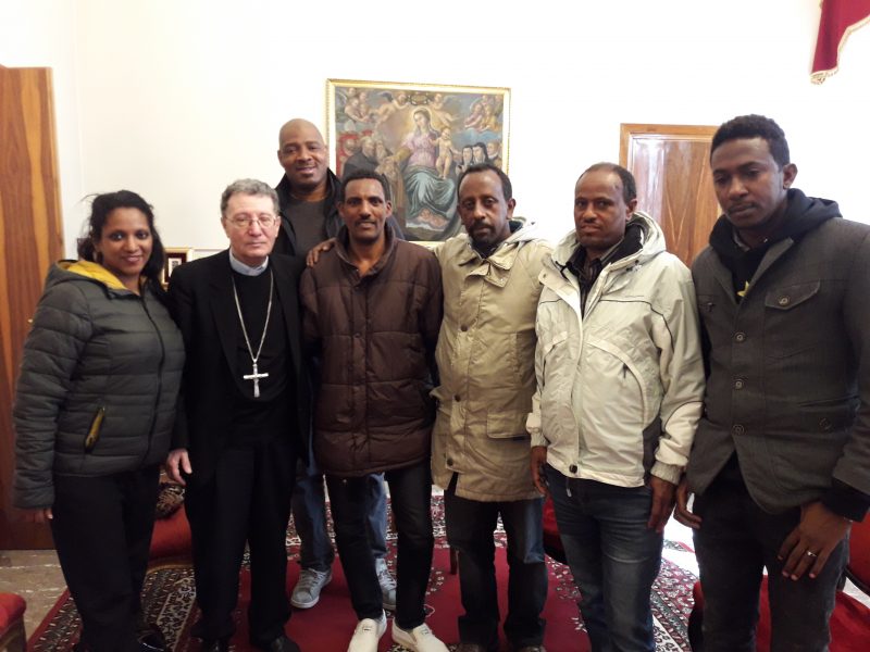 Il Vescovo Santoro incontra quattro profughi eritrei