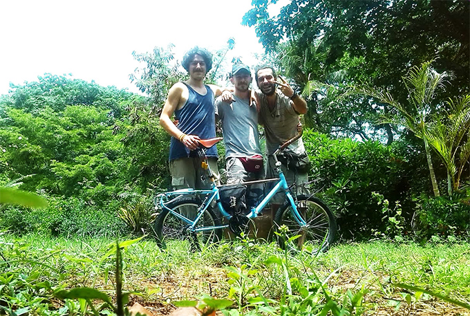 Tre amici, pedalando con le “grazielle”… nel cuore dell’Africa