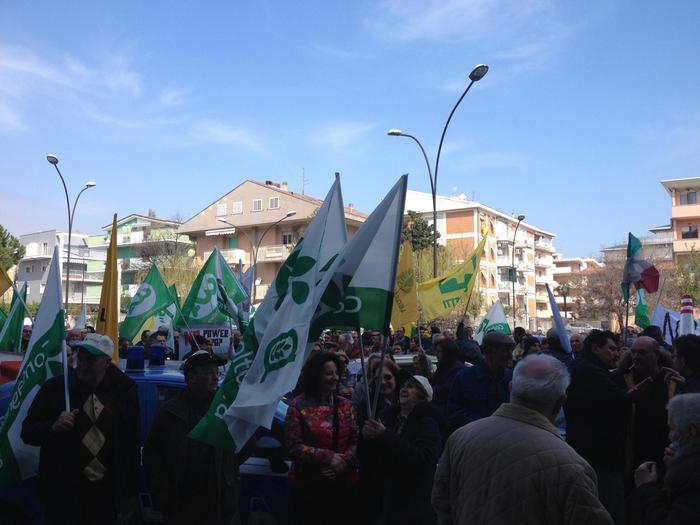 Pescara - protesta contro impianto Powercrop ad Avezzano