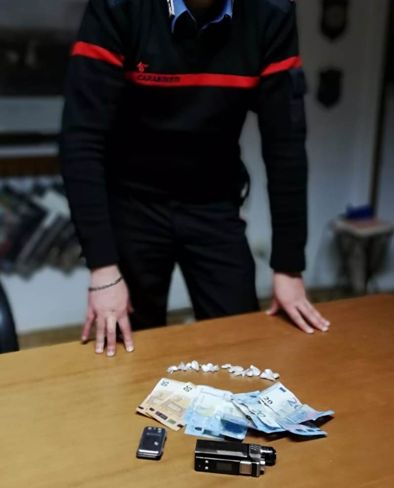 Cocaina nell'auto, arrestato giovane artigiano di Morino