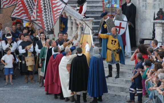 Con ‘Marsica Medioevale’ torna di moda il Corteo che fa sognare: 3 date per tre eventi unici al mondo