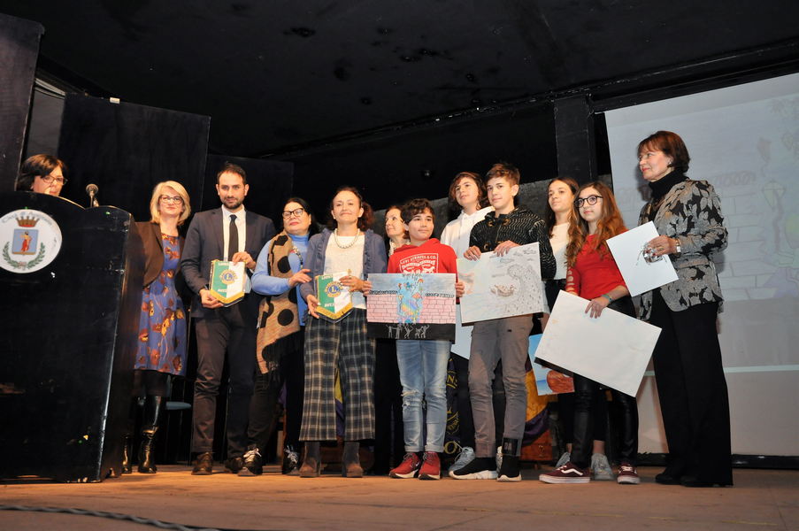 Premiazione degli studenti del concorso internazionale “Un Poster Per la Pace“