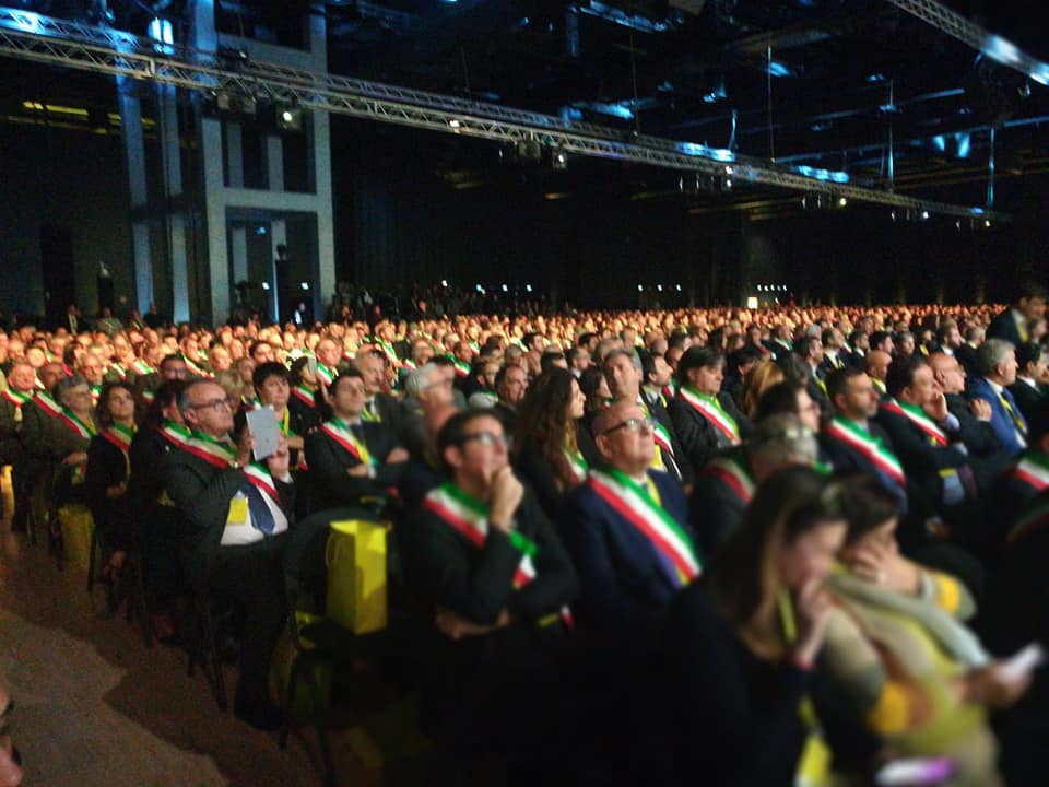 Poste Italiane incontra 4 mila sindaci, l’AD Del Fante "Già realizzati 14mila interventi per i piccoli comuni. Presentato un nuovo piano di opere"