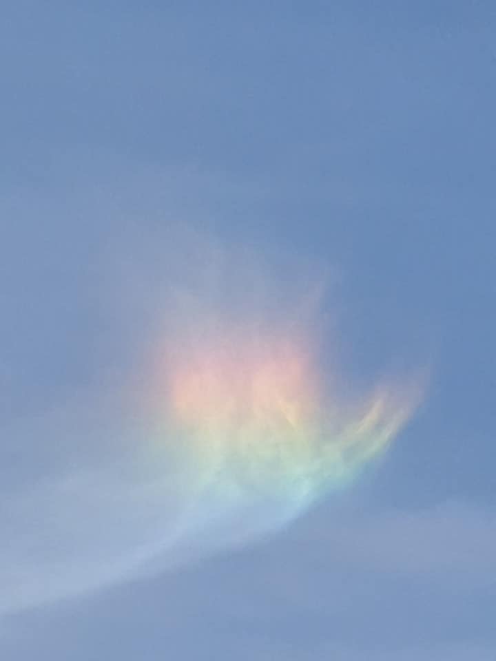 Fotografata nei cieli della Marsica una rarissima nuvola arcobaleno