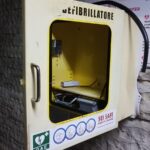 Defibrillatore vandalizzato in pieno centro: presentata denuncia contro ignoti