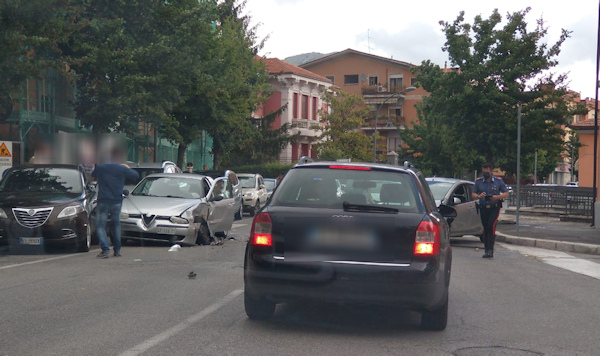 Avezzano, incidente in via Monte Velino coinvolte due auto