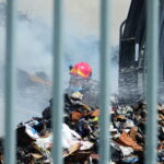 Incendio ad Avezzano, intervento dei Vigili del Fuoco ancora in corso. Città invasa dalle polveri del rogo