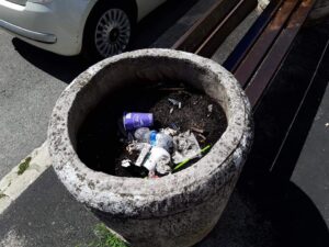 Avezzano sporca e vandalizzata, Gallese (Forza Italia) denuncia il degrado sui social (FOTO)