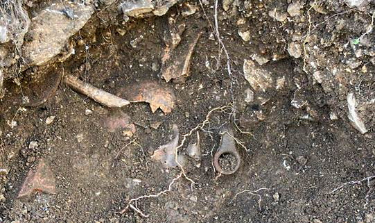 Scavo archeologico a Luco dei Marsi: viene alla luce la tomba di una bambina