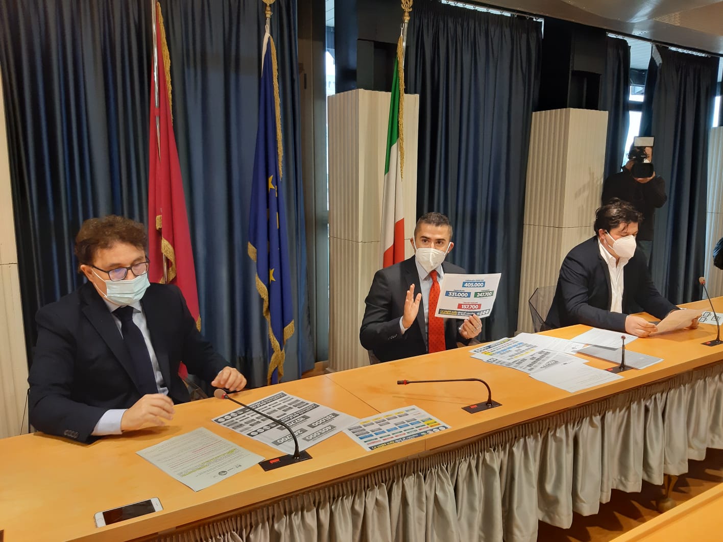 Centrosinistra sulle dosi di vaccino antinfluenzale in Abruzzo: “I dati dell’Aric smentiscono Marsilio, all’appello mancano 160.000 dosi"