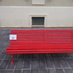 Il Comune di Pescina celebra la Giornata Mondiale contro la violenza sulle donne con la Panchina Rossa in Piazza Mazzarino