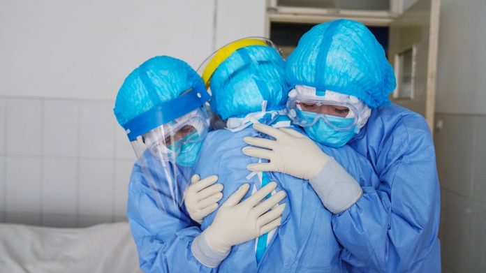 Ospedale di Avezzano, il grido d'allarme degli operatori: “Mega cluster in reparto, infetti pazienti e sanitari, aiutateci”