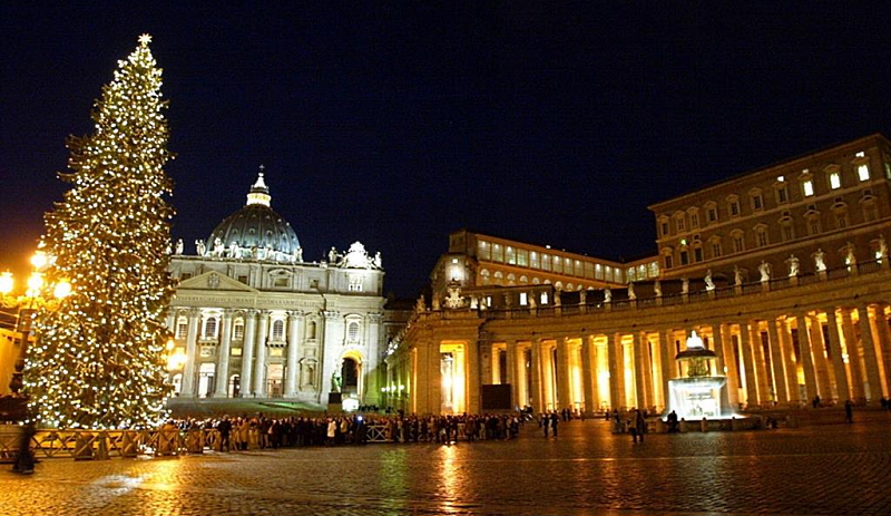 Presepe monumentale di Castelli allestito in Piazza San Pietro per il Natale 2020