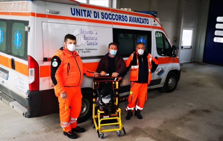 Servizio 118 Avezzano, una nuova sedia sali/scendi scale motorizzata donata dalla Fondazione Carispaq e dalla Croce Verde di Civitella Roveto