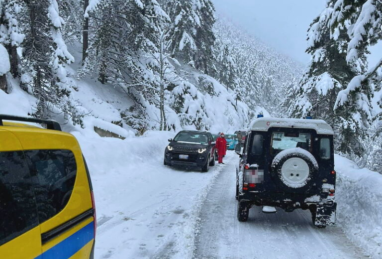 Tantissima neve a Ovindoli, il Sindaco Angelosante: "non venite"