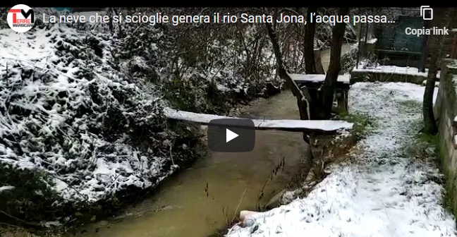 La neve che si scioglie genera il rio Santa Jona, l'acqua passa nel Fucino e raggiunge il Liri