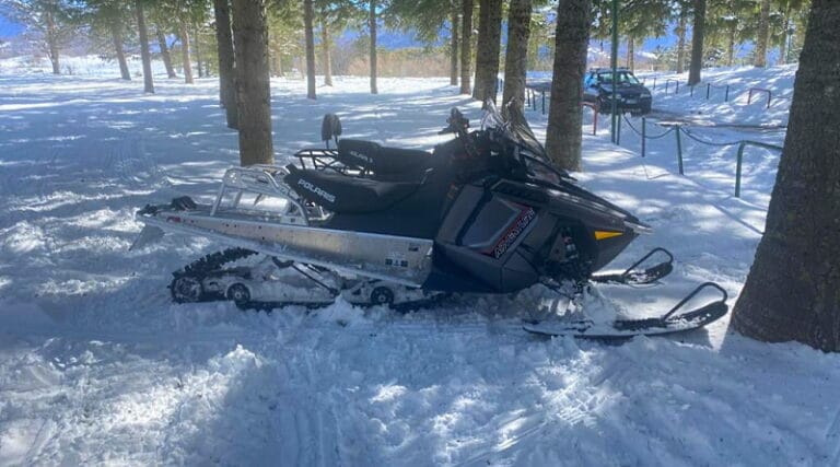 Si divertivano sulla neve in motoslitta nel Parco Nazionale, fermate e sanzionate 3 persone