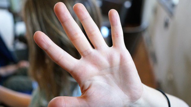 violenza ragazza