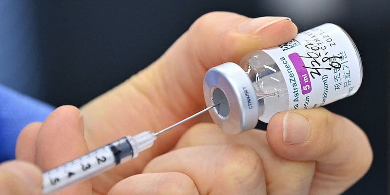 Falso comunicato AIFA sul vaccino AstraZeneca: la Polizia Postale lancia l'allarme
