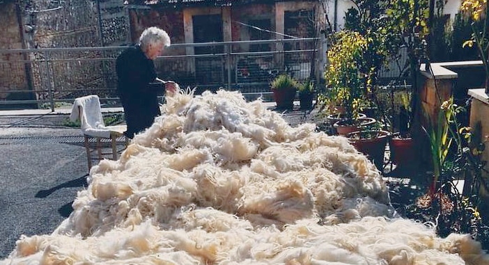 Quando le nostre nonne allentavano la lana per rifare il materasso