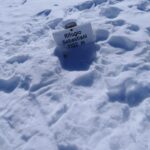 Il Rifugio Sebastiani, a 2102 metri, riemerge lentamente dalla neve