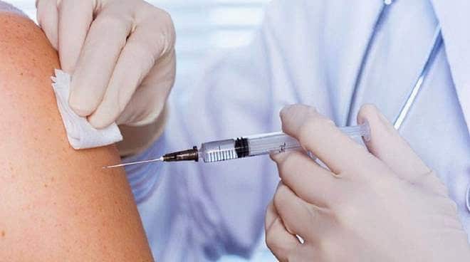 Prenotazione vaccini in Abruzzo: da domani si passa al sistema di Poste Italiane