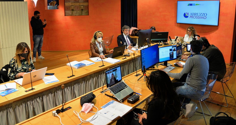 Digitale, infrastrutture, transizione verde, inclusione, aree interne: più di 2 miliardi di euro per l'Abruzzo del prossimo decennio
