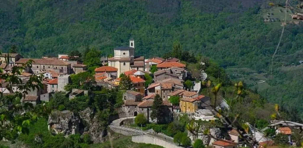 - Terre Marsicane Chiuso per lavori il parco giochi di Civita d'Antino