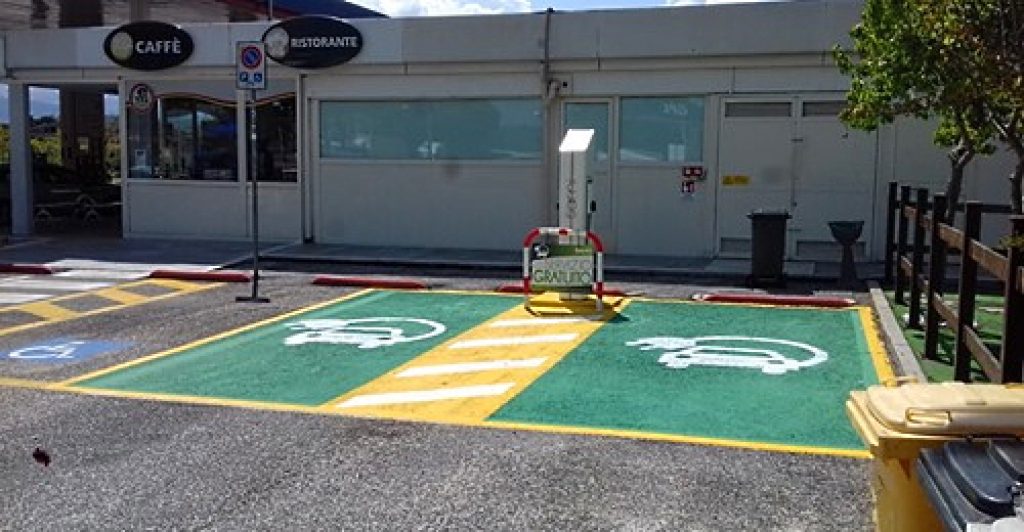 Installate colonnine per ricarica veicoli elettrici nelle aree di servizio Montevelino nei pressi di Magliano de' Marsi