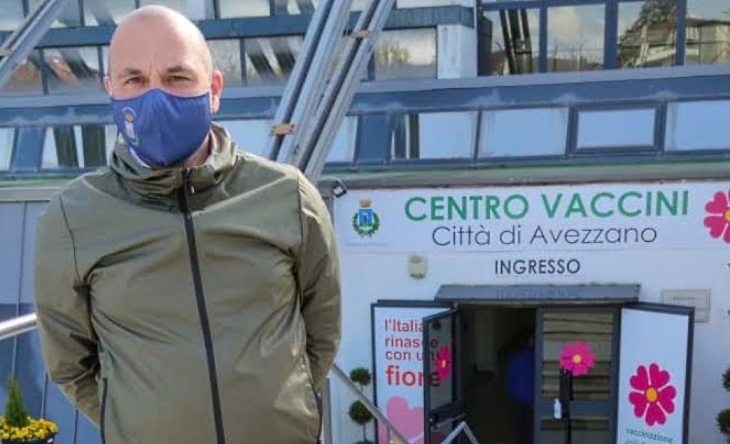 Hub vaccinali di Avezzano: sopralluogo di Genovesi dopo le segnalazioni arrivate su "riservisti"