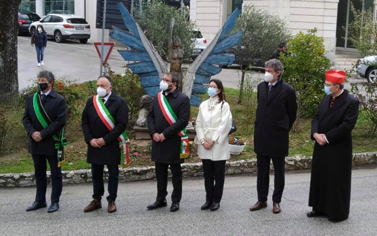 Celebrazione per le vittime del terremoto dell'Aquila. Marsilio: "la casa dello studente è uno dei simboli più dolorosi"