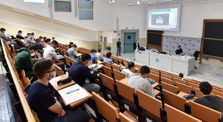Borse di studio universitarie: previsto incremento finanziario di 4,1 milioni di euro da parte della Regione Abruzzo