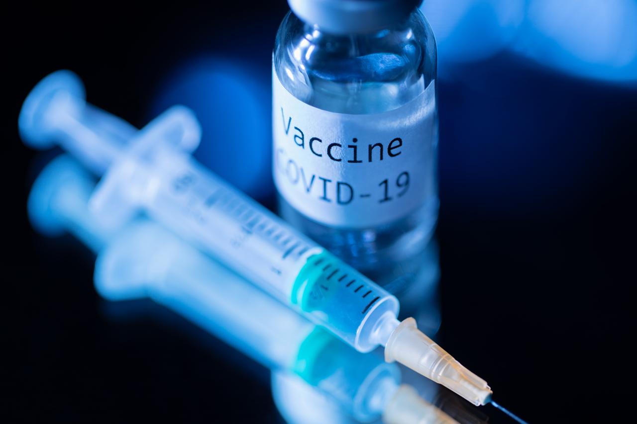 Attivo nuovo sistema Poste Italiane per i vaccini anti Covid: ecco come fare le prenotazioni online