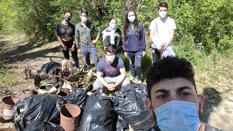 Quintali di rifiuti raccolti nelle campagne di Aielli durante la giornata ecologica