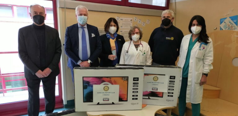 Cinque televisori donati dal Rotary Club al reparto di pediatria dell'Ospedale dell'Aquila