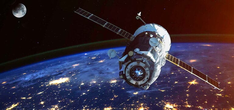 Rientro incontrollato in atmosfera di un satellite cinese. Protezione Civile: "i frammenti potrebbero cadere sul nostro territorio"