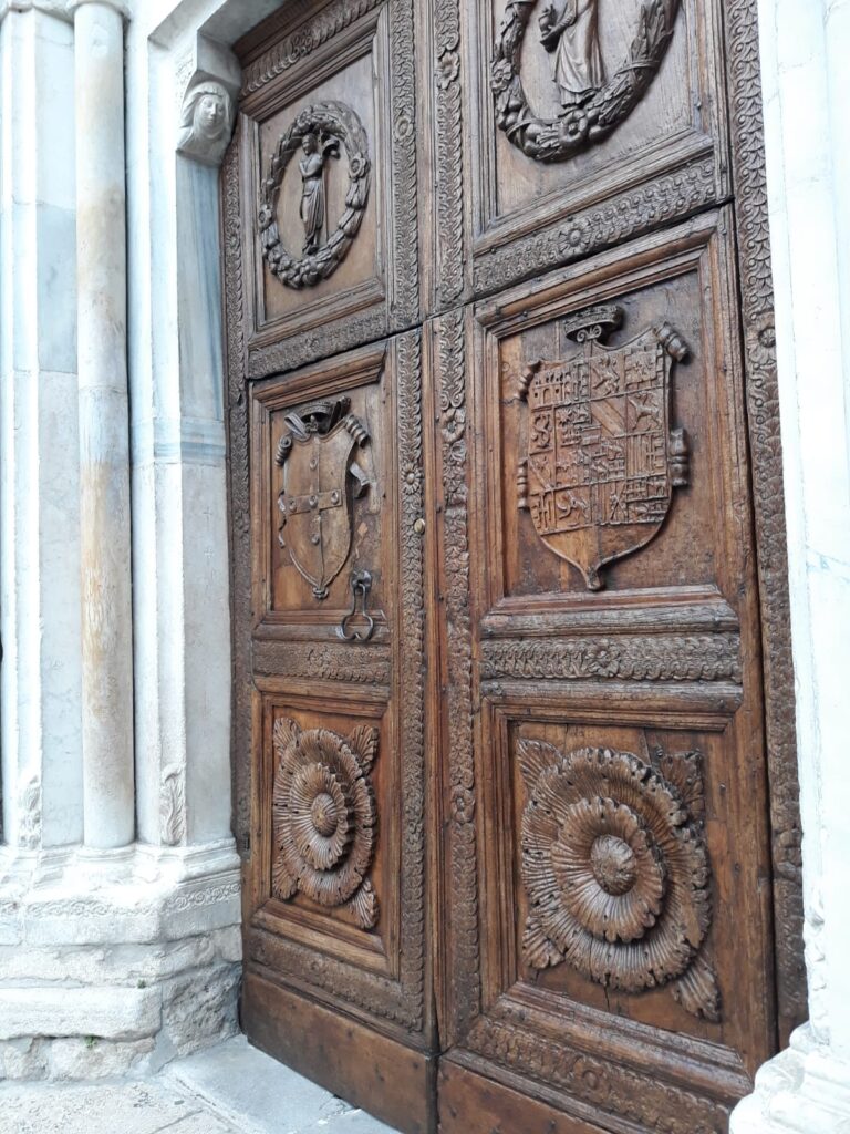 Il Rotary Club di Avezzano restaura il portale della chiesa di San Giovanni Battista a Celano