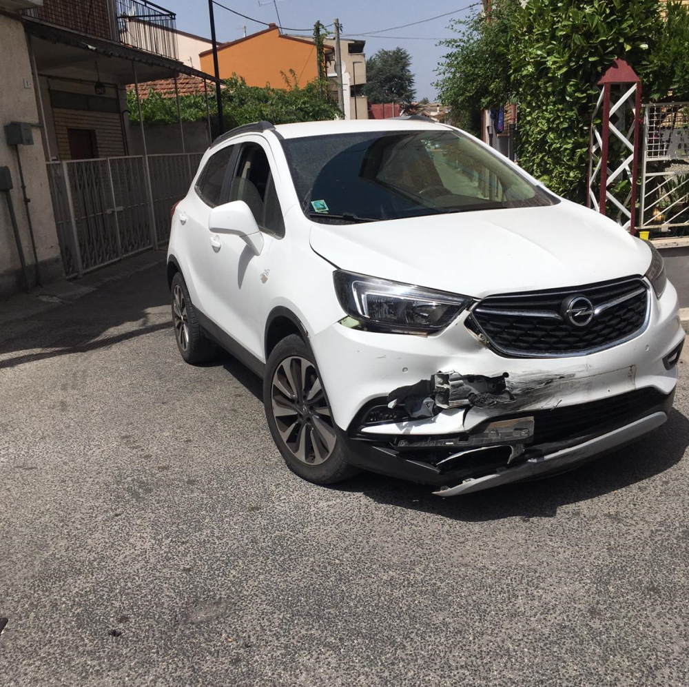 Ennesimo incidente tra due vetture lungo via Madonna del Passo ad Avezzano